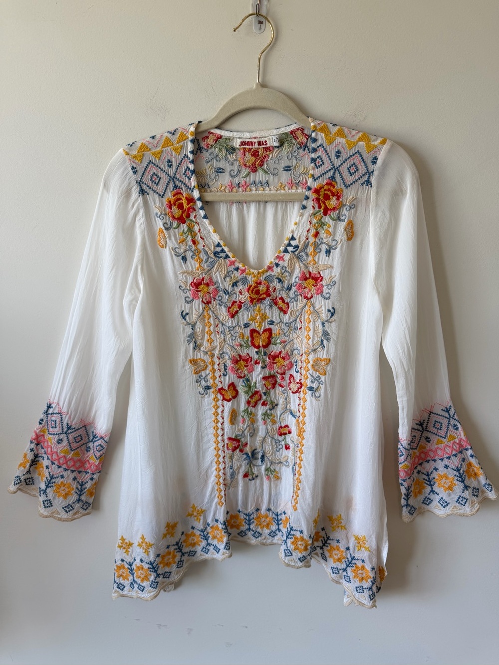 Johnny Was White Floral Embroidered V-Neck Peasant Top Boho Fall